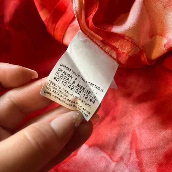 MaxMara 100% silk abstract floral true wrap blouse - Picture 3 of 12